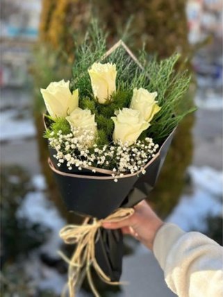 5 İthal Beyaz Gül Buketi