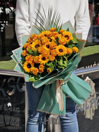 Gün Işığı Ay Çiçekleri ve kasımpatılar Buketi